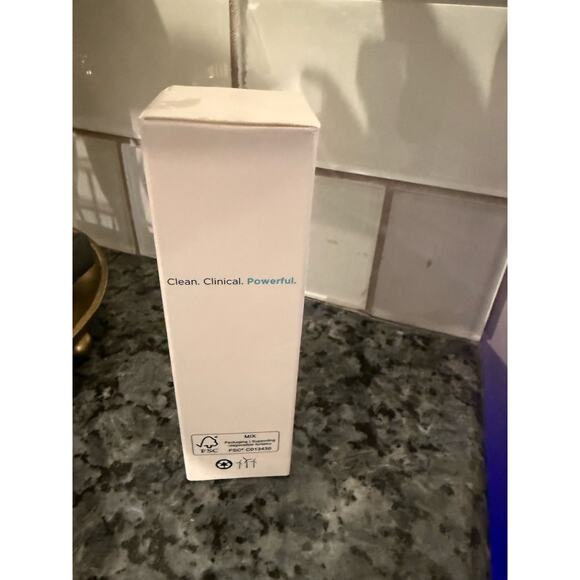 M-61 Hydraboost Face Oil 1 fl.oz. Full size Hydrating Peptide Vitamin E - Picture 6 of 7